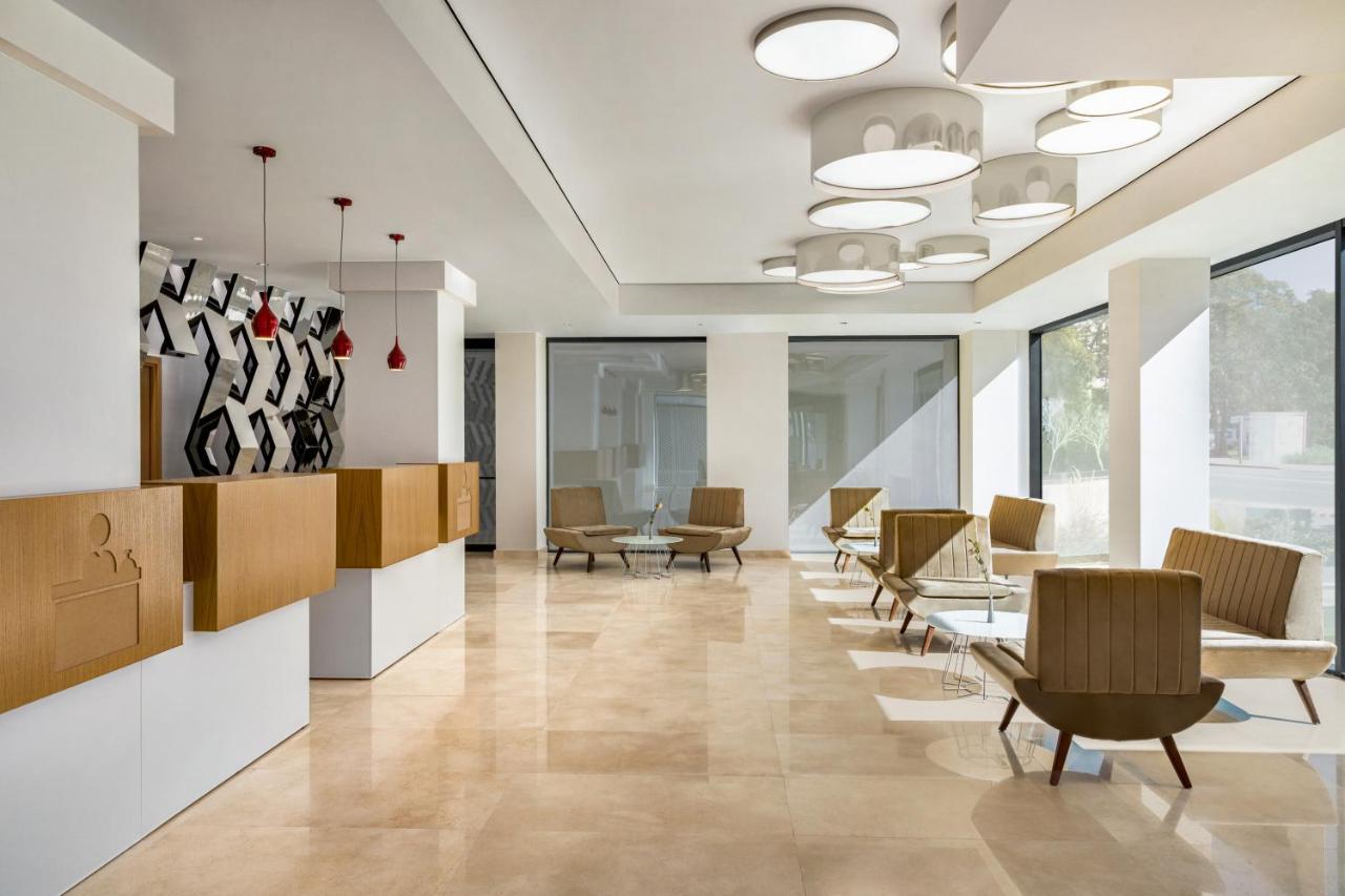 Hotel Ramada By Wyndham Slatina Parc Exteriér fotografie