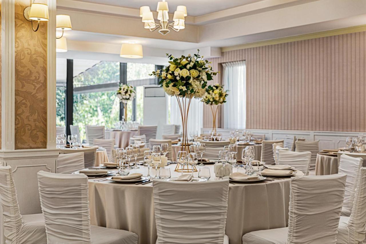 Hotel Ramada By Wyndham Slatina Parc Exteriér fotografie