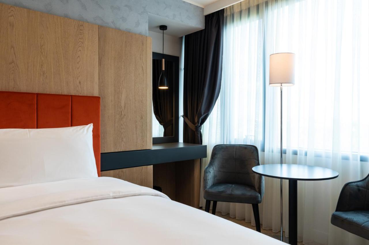 Hotel Ramada By Wyndham Slatina Parc Exteriér fotografie