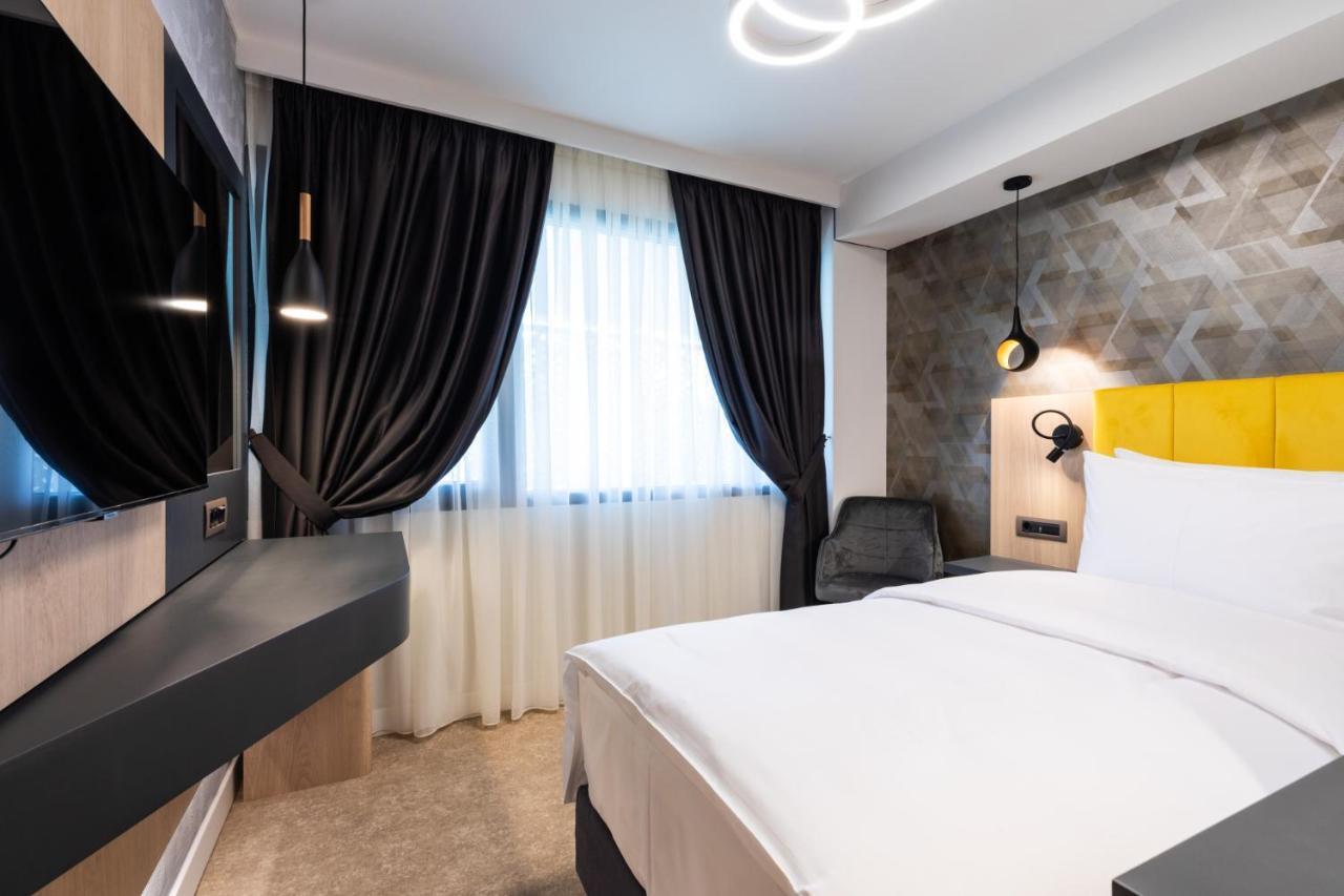 Hotel Ramada By Wyndham Slatina Parc Exteriér fotografie