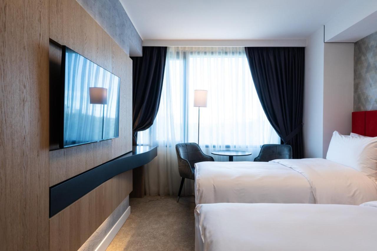 Hotel Ramada By Wyndham Slatina Parc Exteriér fotografie