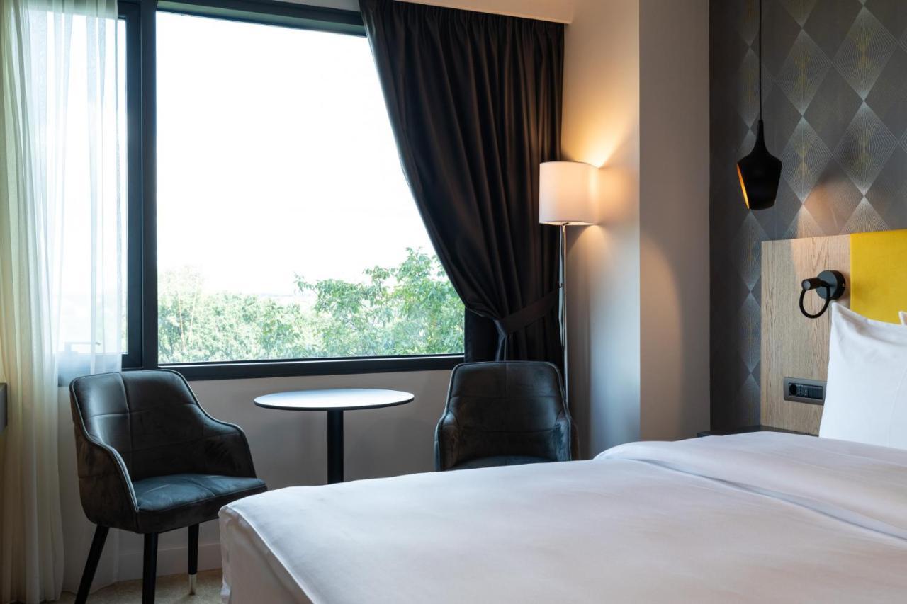 Hotel Ramada By Wyndham Slatina Parc Exteriér fotografie
