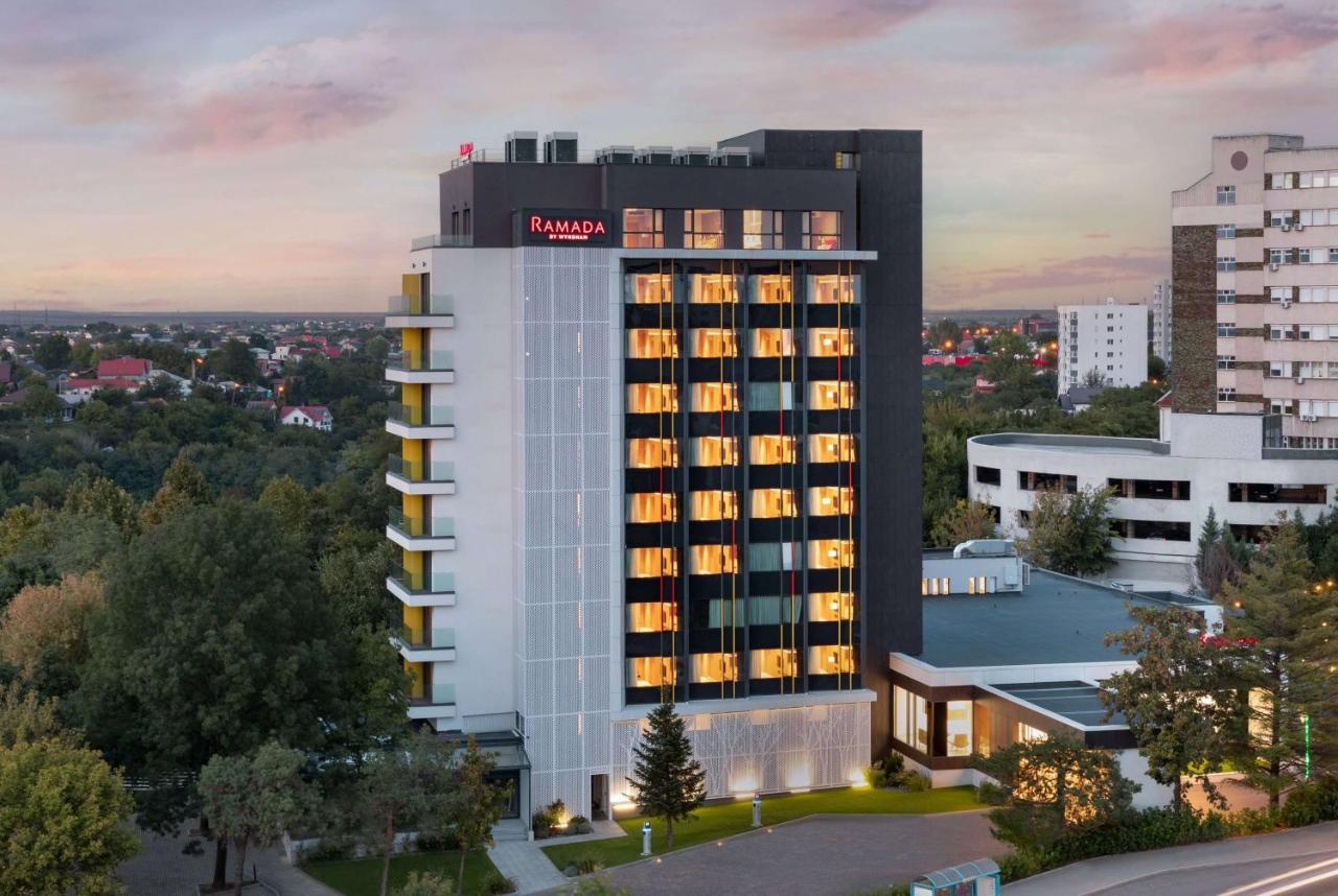 Hotel Ramada By Wyndham Slatina Parc Exteriér fotografie