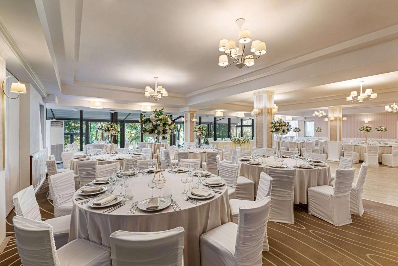 Hotel Ramada By Wyndham Slatina Parc Exteriér fotografie