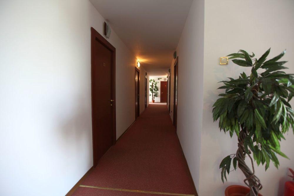 Hotel Ramada By Wyndham Slatina Parc Exteriér fotografie